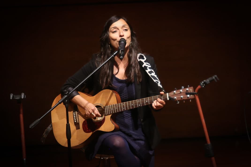 Javiera Parra celebra 30 años de música en “Retrospectiva” en Frutillar 