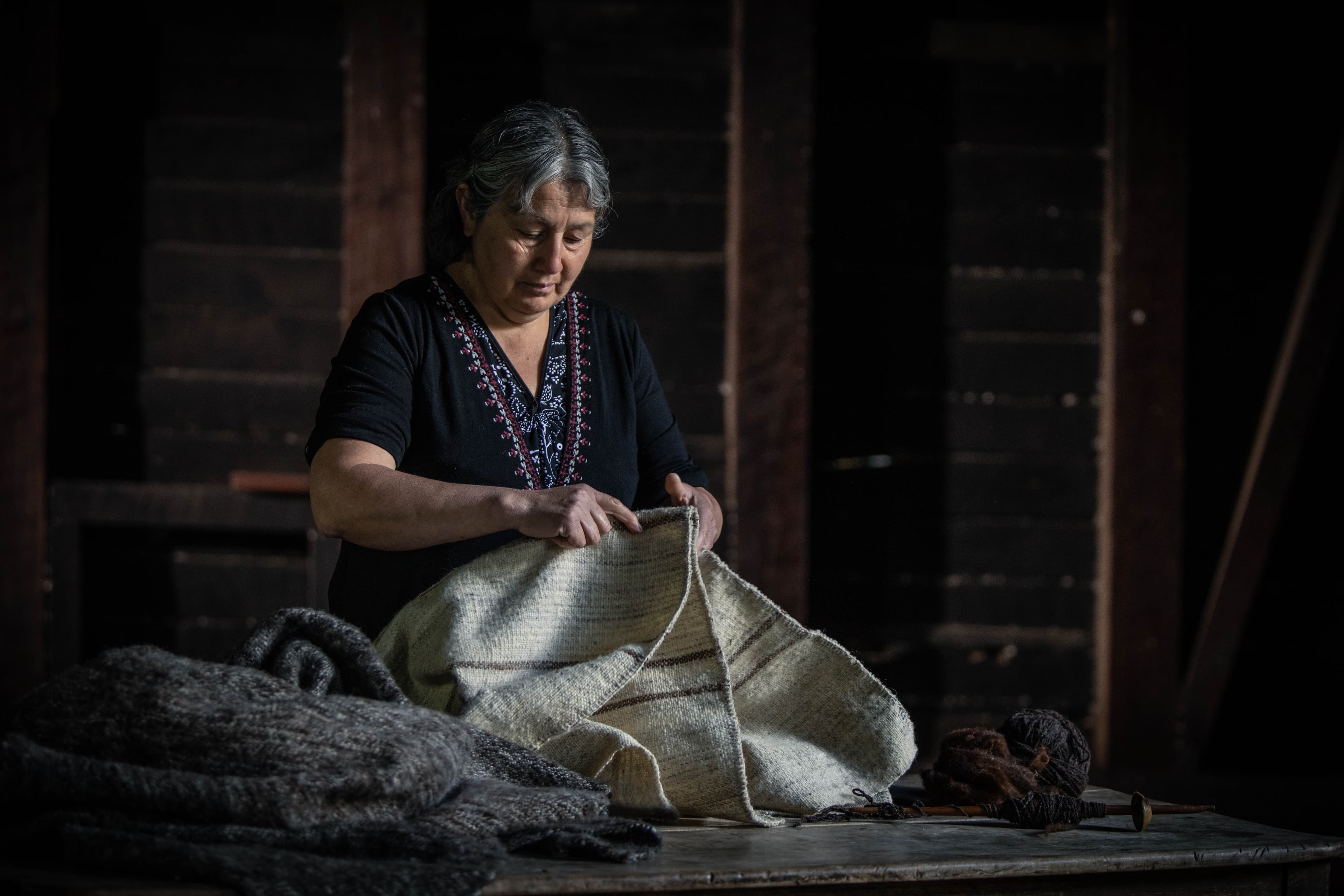 Innovar desde el origen: cómo Corporación Futrono aporta en impulsar la artesanía textil local